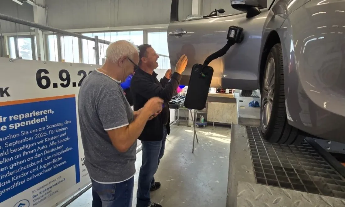 Tür wird ausgebeult